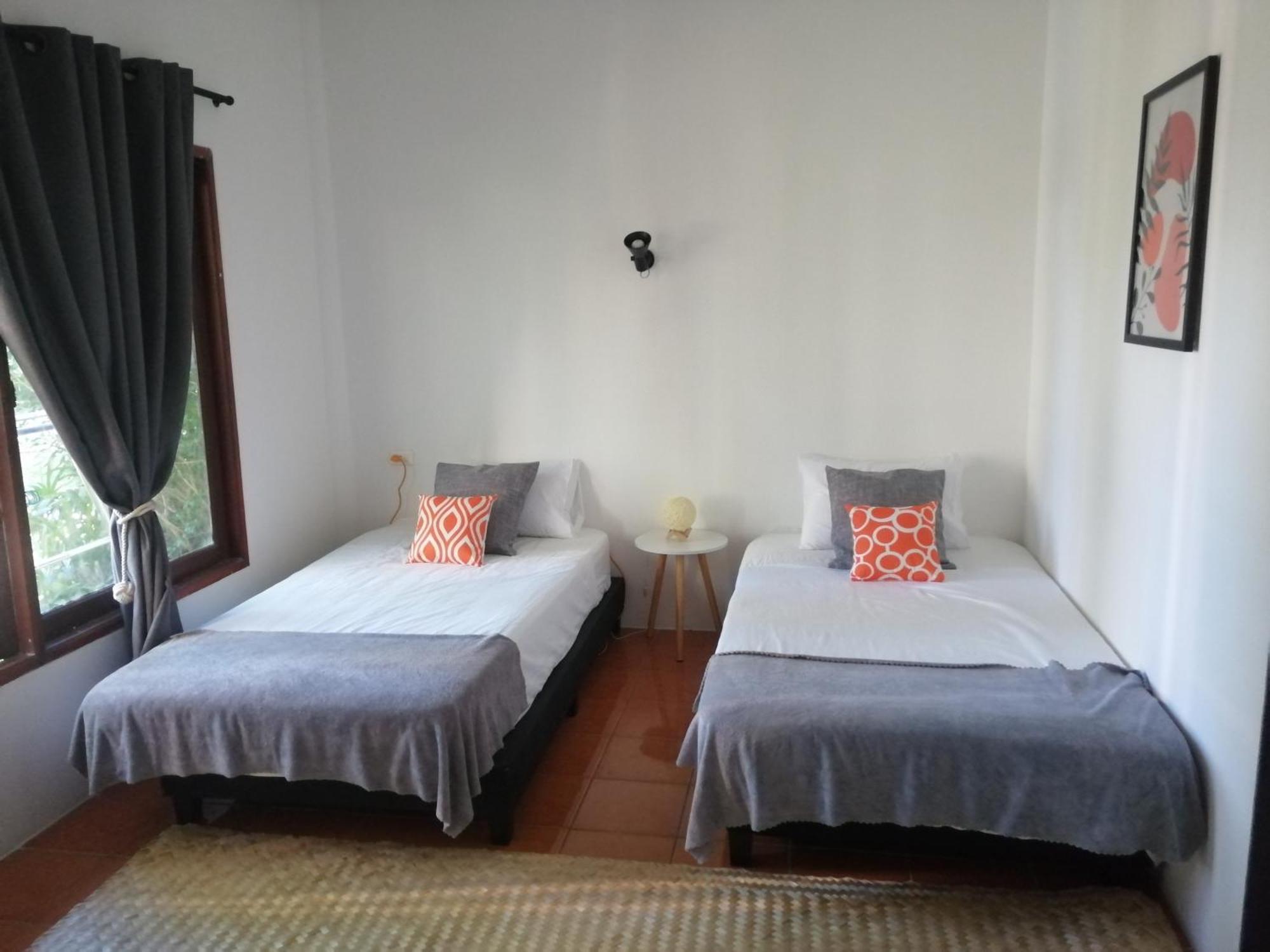 Red Pearl Beach Resort تشالوكلوم الغرفة الصورة