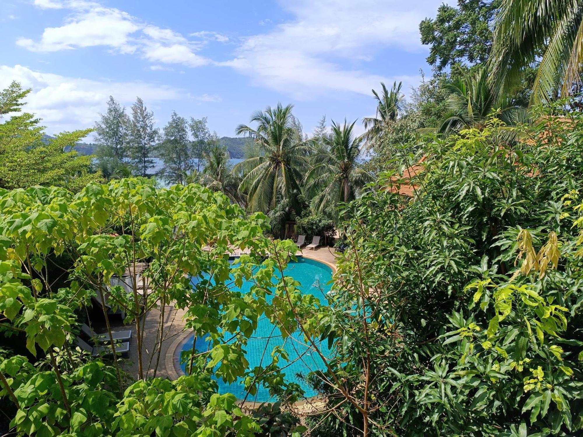Red Pearl Beach Resort تشالوكلوم المظهر الخارجي الصورة